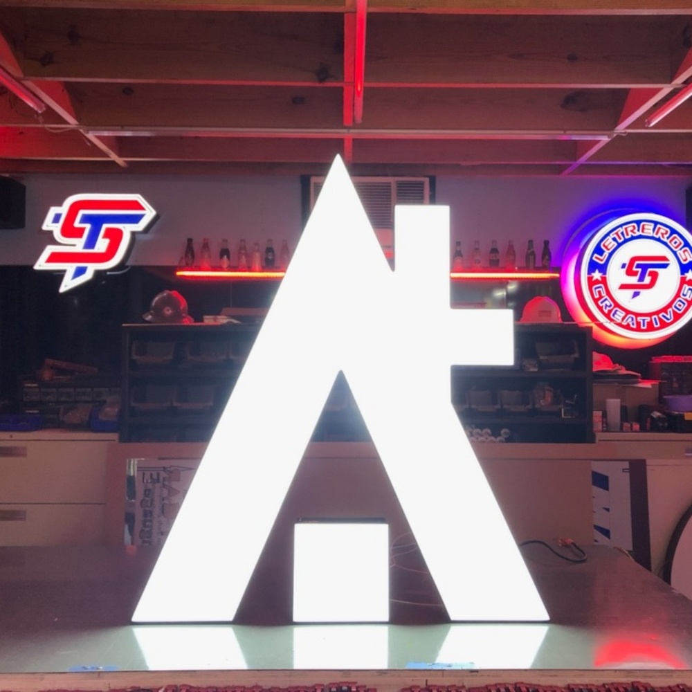 Meet your Posher, Esaam